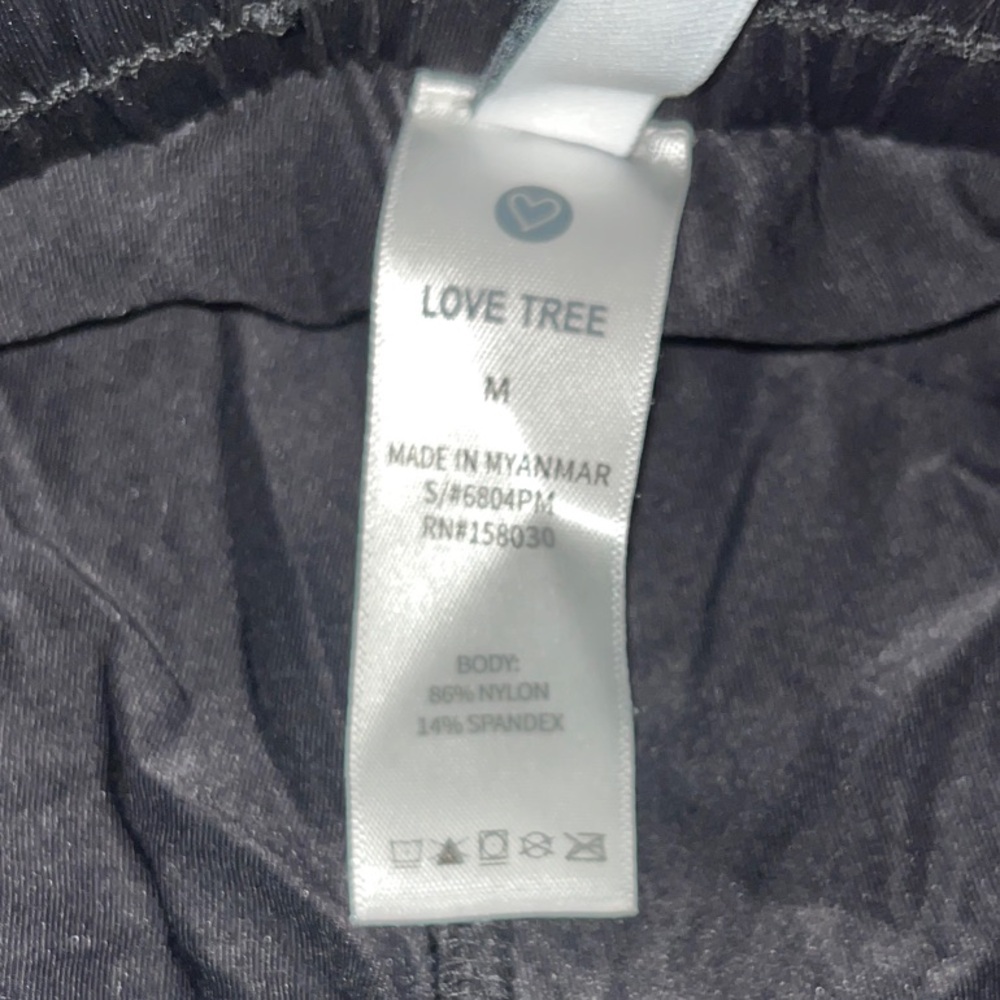 Love Tree Sz Med Black Flowy Shorts Built in Bike Shorts - Picture 3 of 6